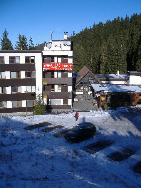 02-od_lanovky_k_hotelu