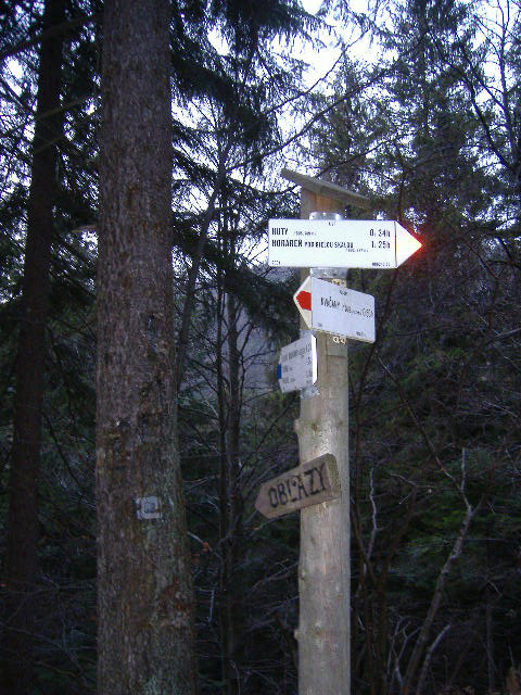 24-rozcestnik_nad_Kvacianskou_dolinou