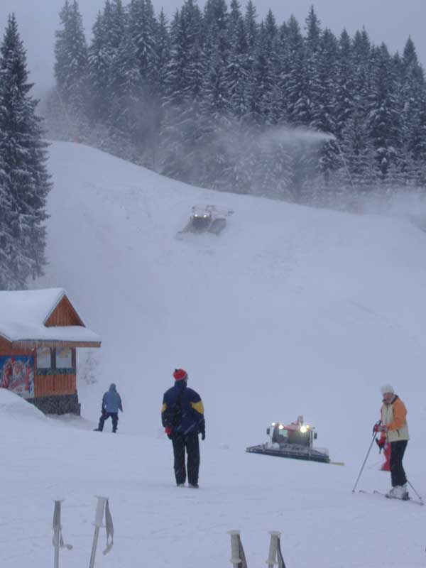 15-ZasnezujouNadZahradkama